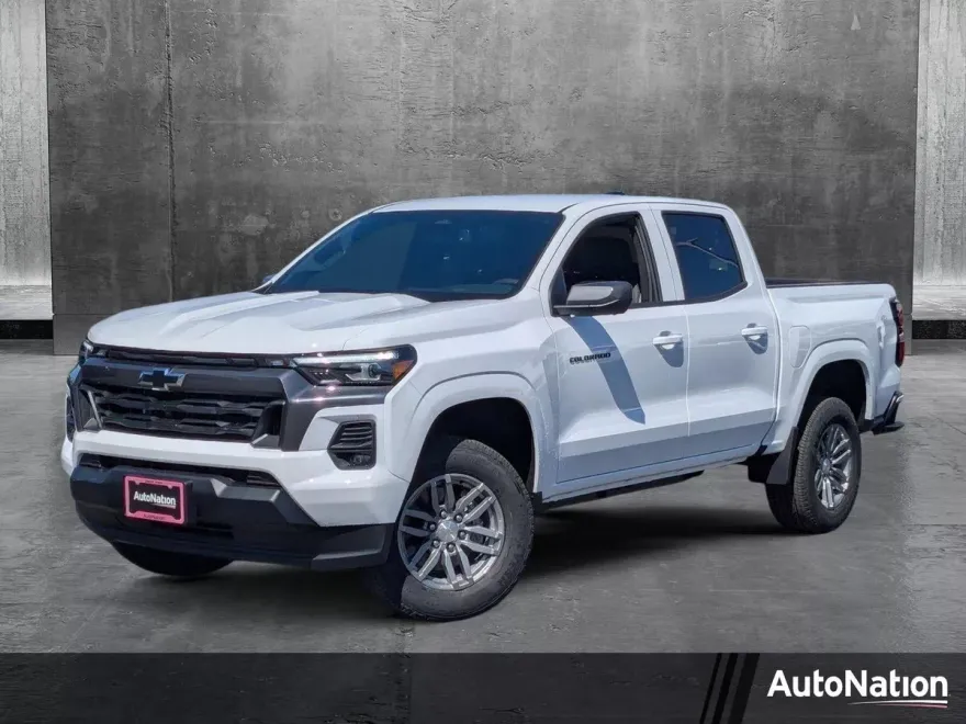 2025 Chevrolet Colorado Work Truck LT photo 1