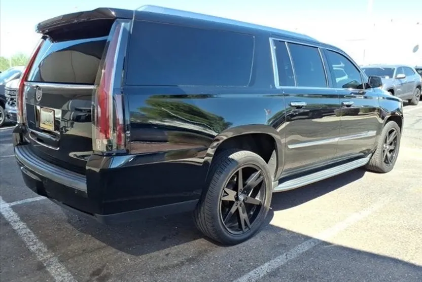 2015 Cadillac Escalade ESV Standard photo 1