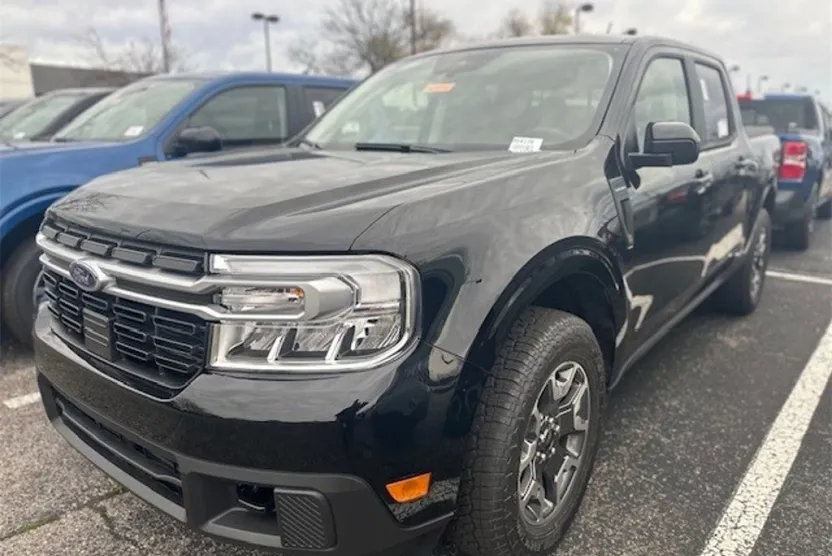 2024 Ford Maverick Lariat photo 1