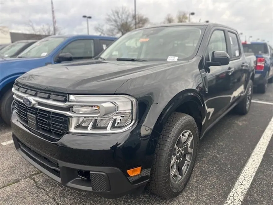 2024 Ford Maverick Lariat photo 1