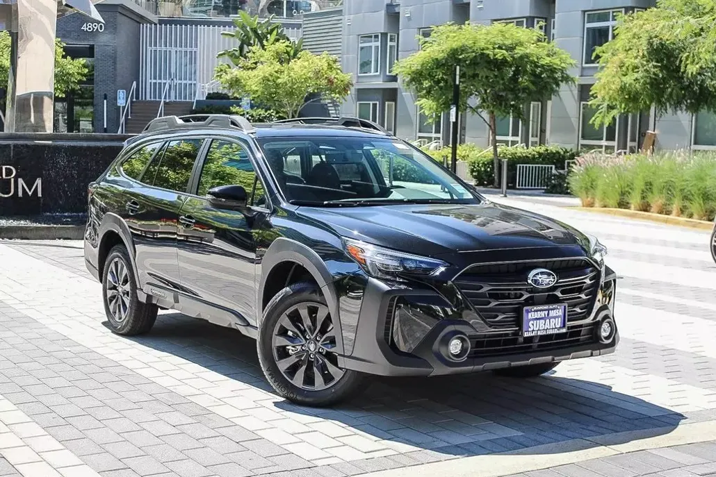 2025 Subaru Outback Onyx Edition photo 1