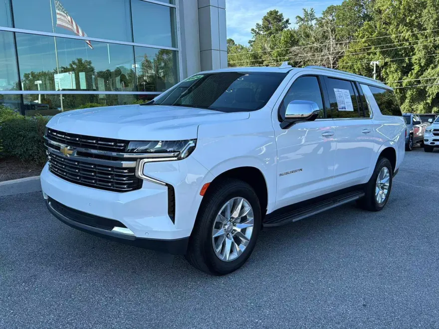 2024 Chevrolet Suburban Premier photo 1