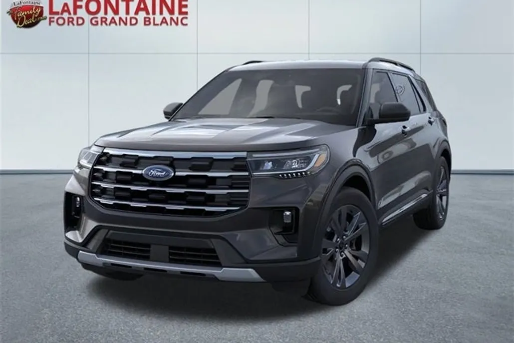 2025 Ford Explorer photo 1