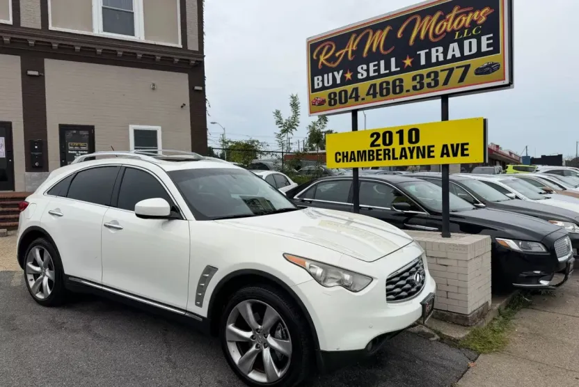 2009 Infiniti FX50 photo 1