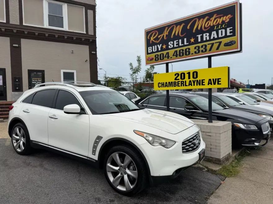 2009 Infiniti FX50 photo 1