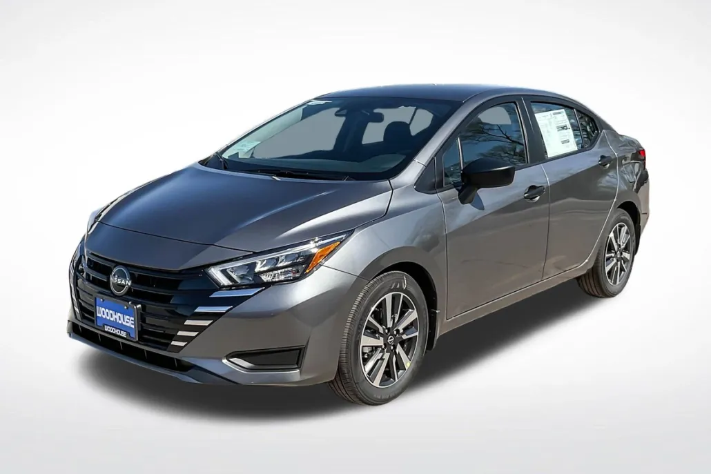 2025 Nissan Versa 1.6 S photo 1