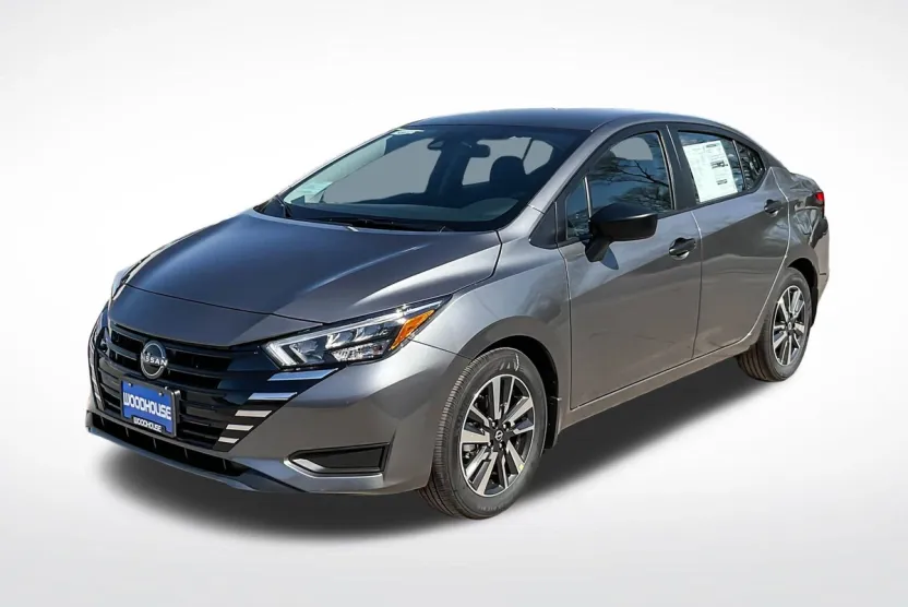 2025 Nissan Versa 1.6 S photo 1