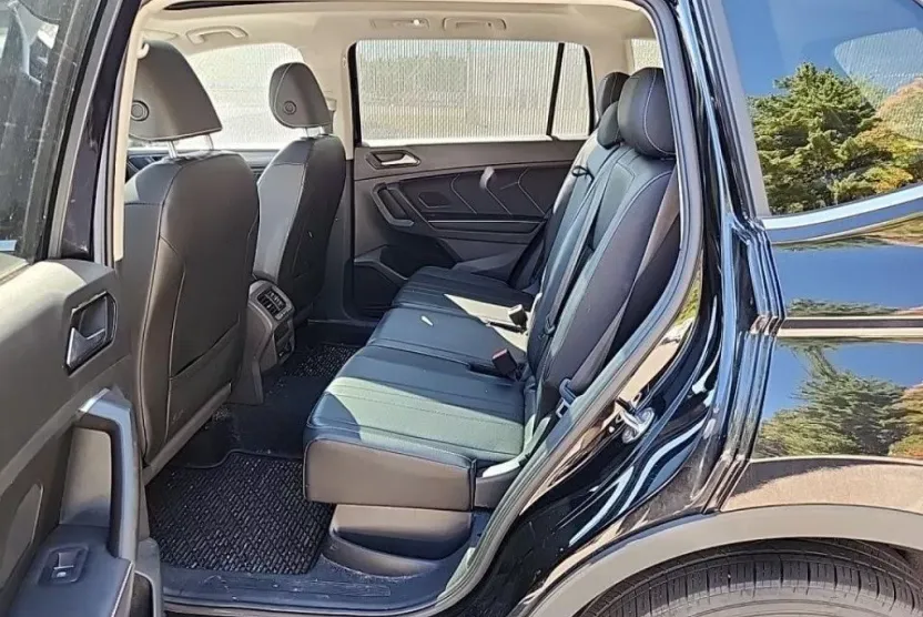 2022 Volkswagen Tiguan SE photo 1