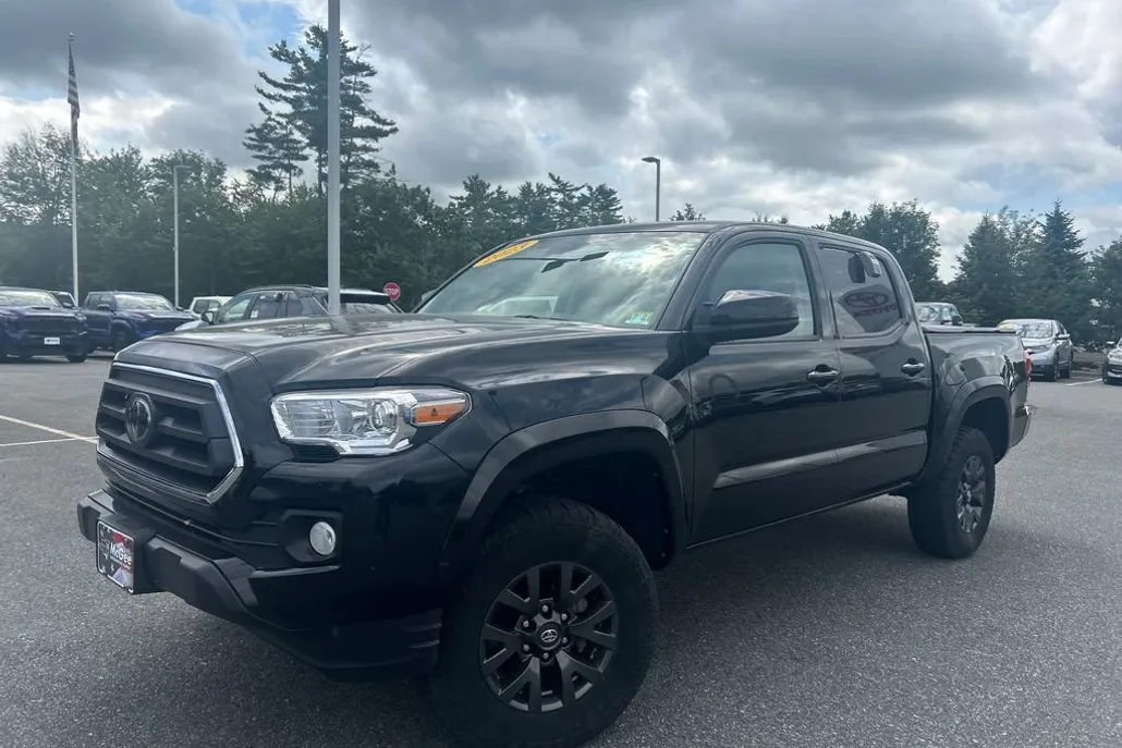 2023 Toyota Tacoma SR5 V6 photo 1
