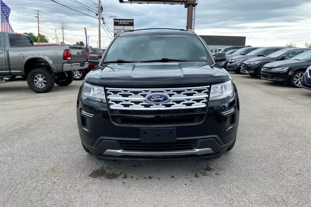 2019 Ford Explorer XLT photo 1