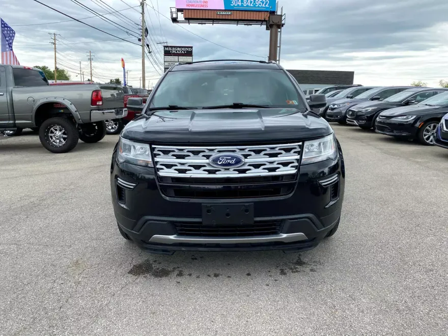 2019 Ford Explorer XLT photo 1