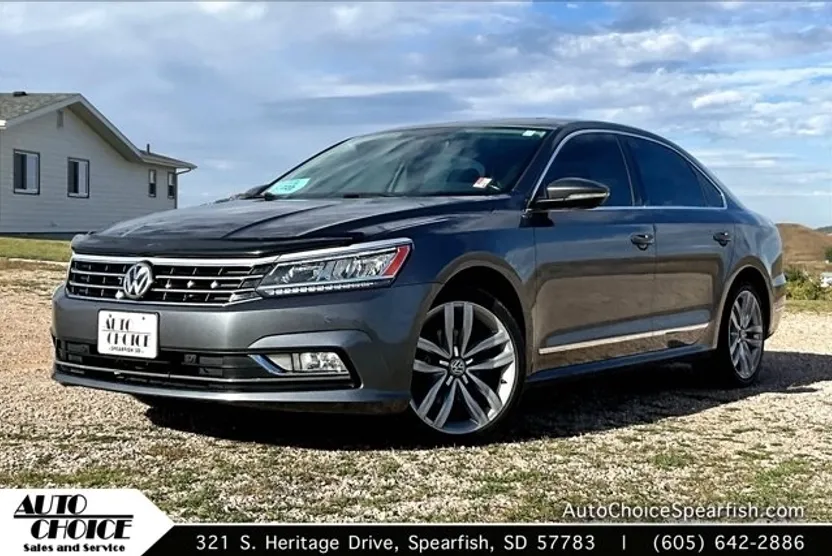 2017 Volkswagen Passat SE photo 1