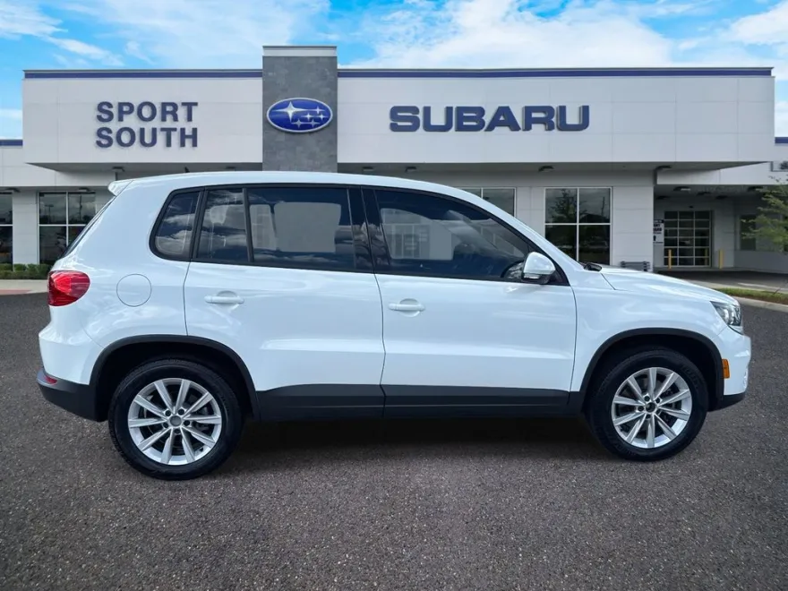 2017 Volkswagen Tiguan S photo 1
