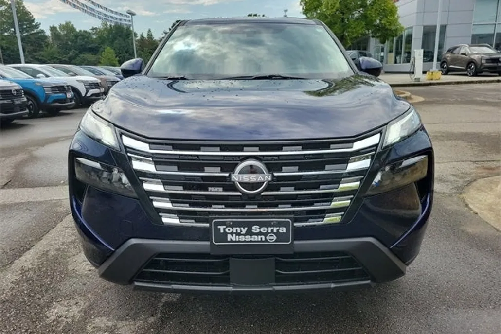 2026 Nissan Rogue SV photo 1