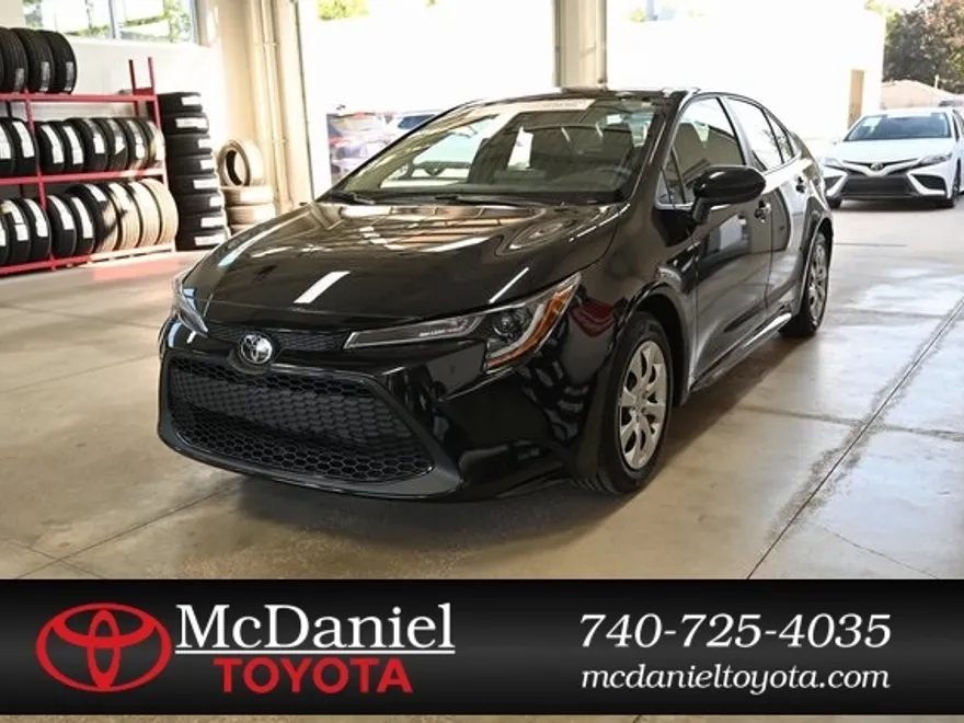 2022 Toyota Corolla LE photo 1