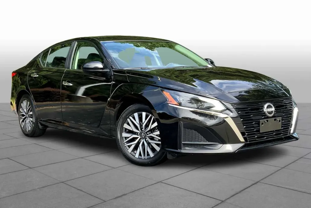 2023 Nissan Altima 2.5 SV photo 1