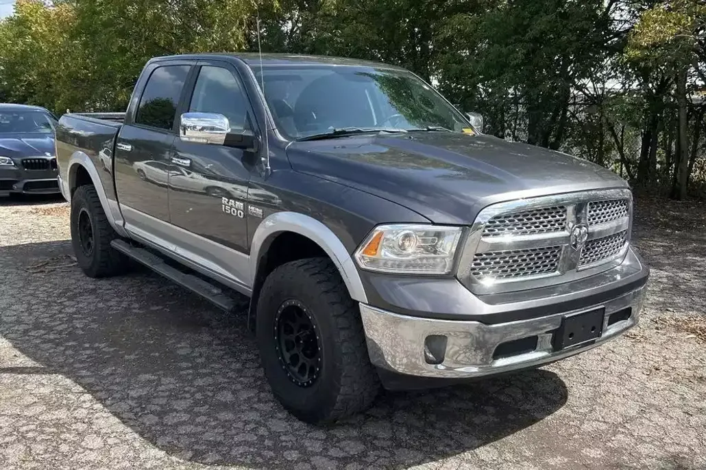 2017 Ram 1500 Laramie photo 1