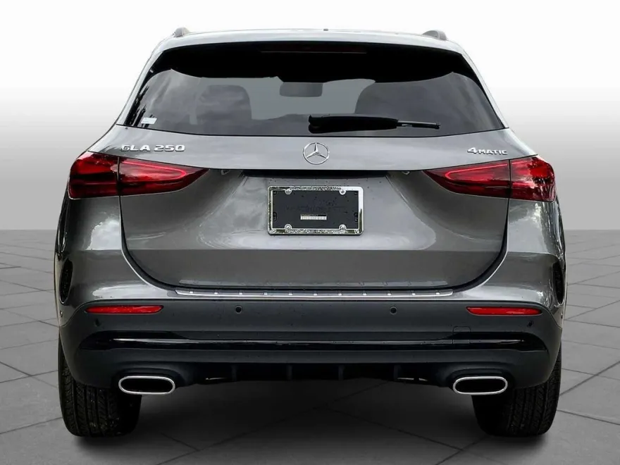 2026 Mercedes Benz GLA 250 4MATIC photo 1