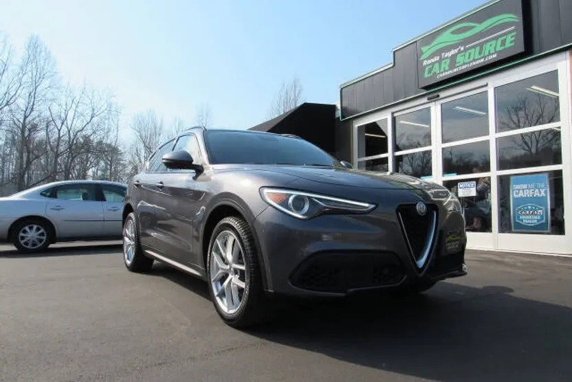 2018 Alfa Romeo Stelvio Ti Sport photo 1