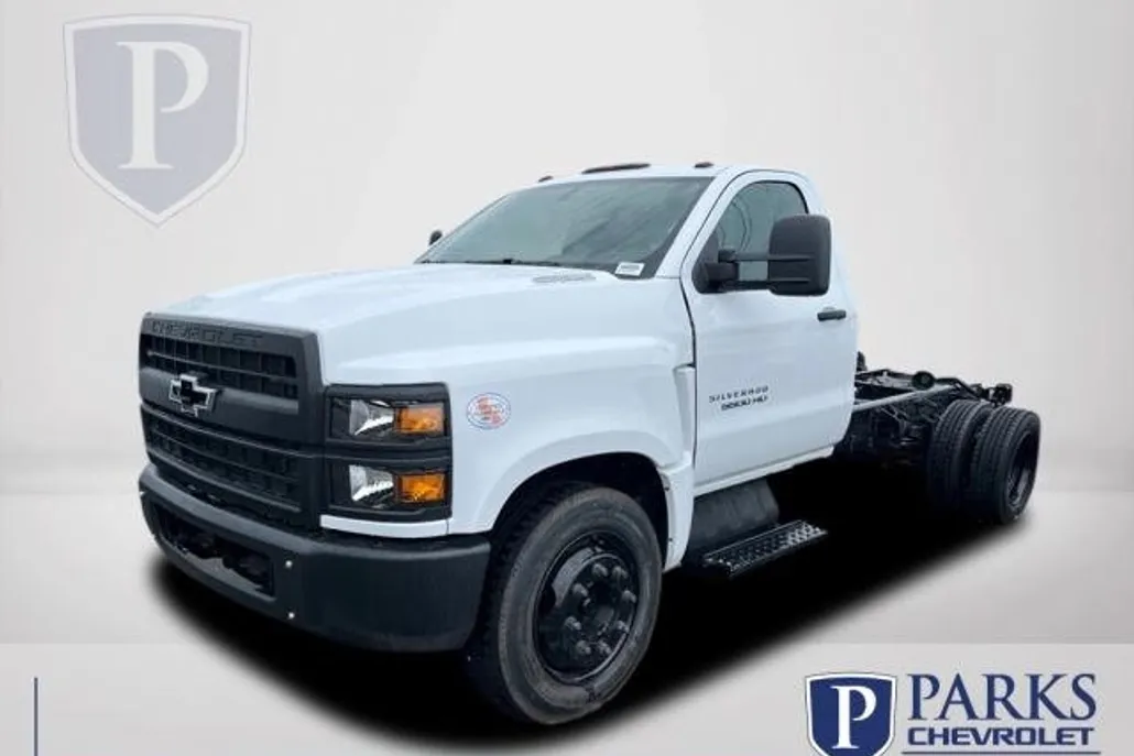 2024 Chevrolet Silverado 5500HD Work Truck photo 1