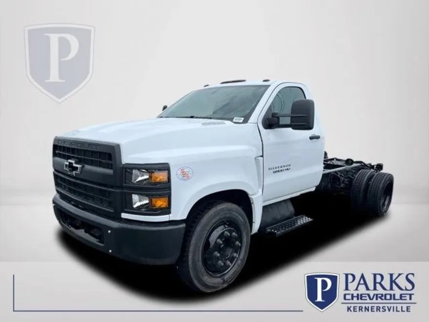 2024 Chevrolet Silverado 5500HD Work Truck photo 1
