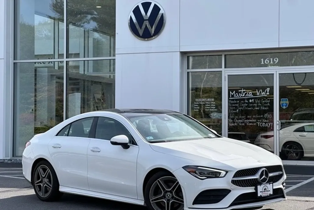 2022 Mercedes Benz CLA 250 4MATIC photo 1