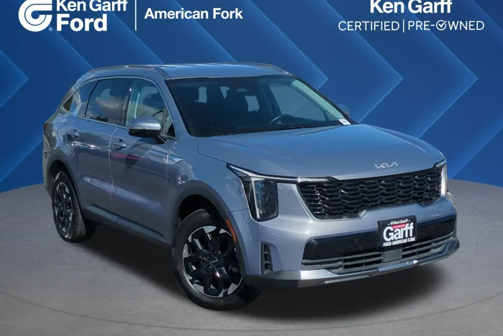 2024 Kia Sorento S photo 1