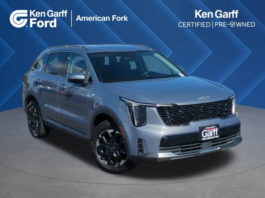 2024 Kia Sorento S photo 1