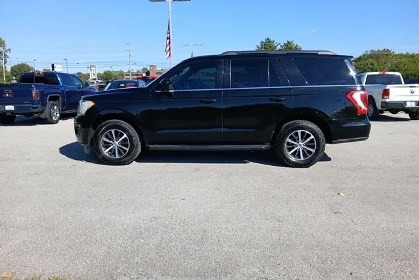2018 Ford Expedition XLT photo 1