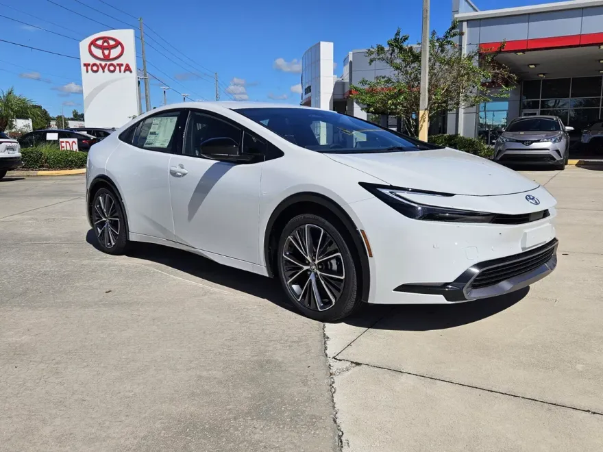 2026 Toyota Prius XLE photo 1