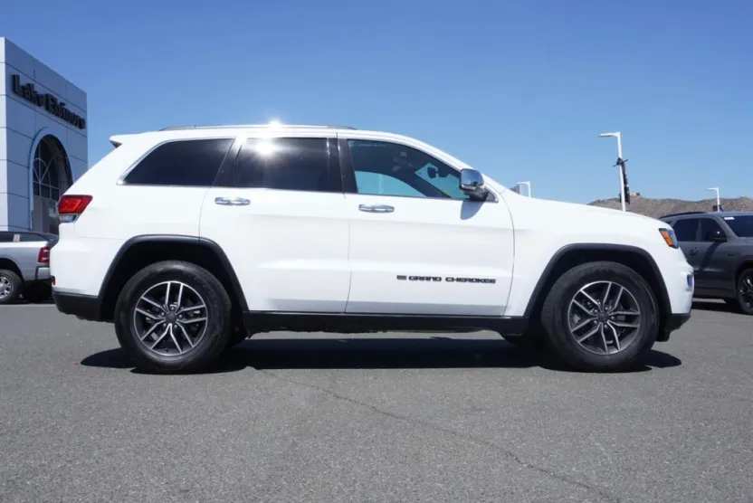 2022 Jeep Grand Cherokee Limited photo 1