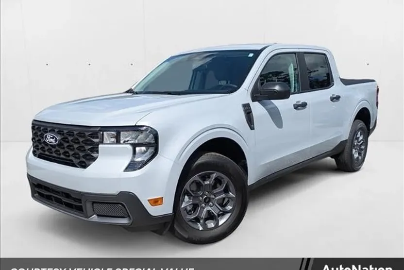 2025 Ford Maverick XLT photo 1