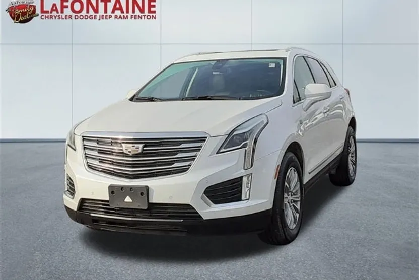 2017 Cadillac XT4 Luxury photo 1