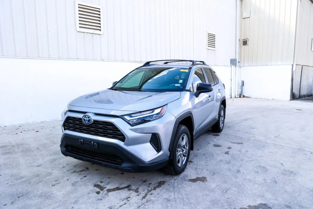 2024 Toyota RAV4 Hybrid LE photo 1