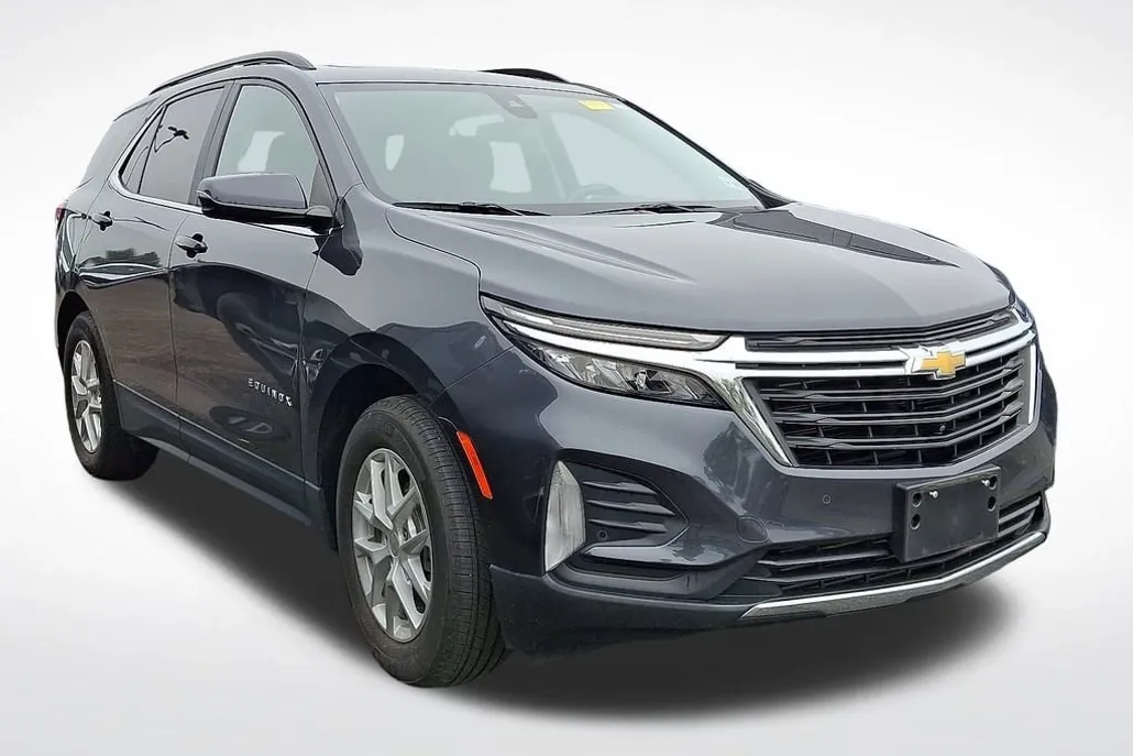 2022 Chevrolet Equinox LT photo 1