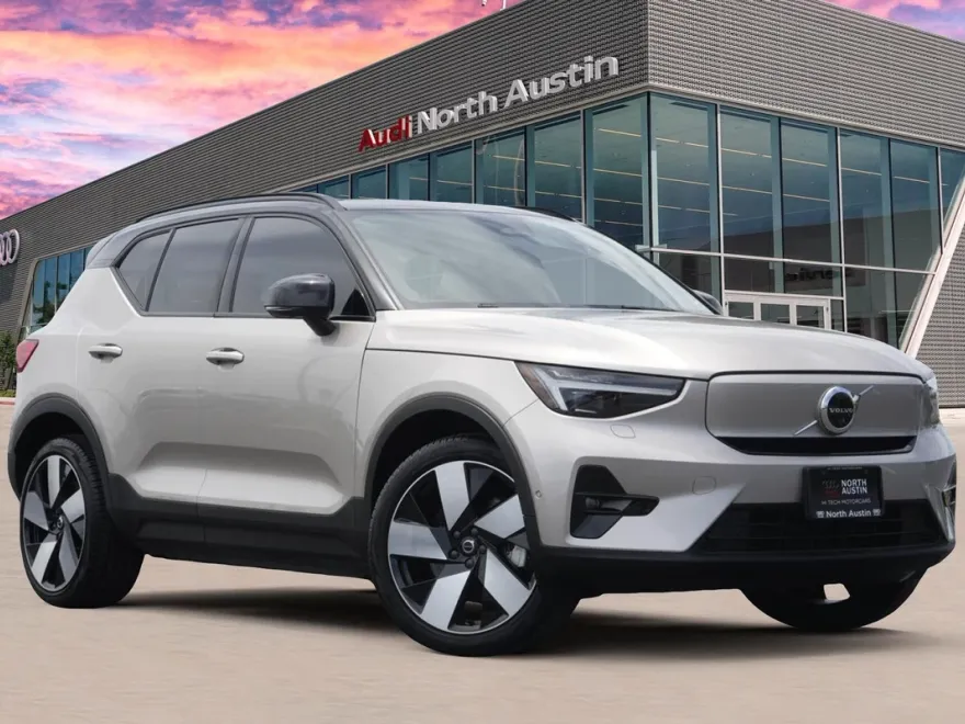 2023 Volvo XC40 Recharge Ultimate photo 1
