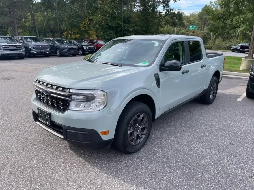 2024 Ford Maverick XLT photo 1