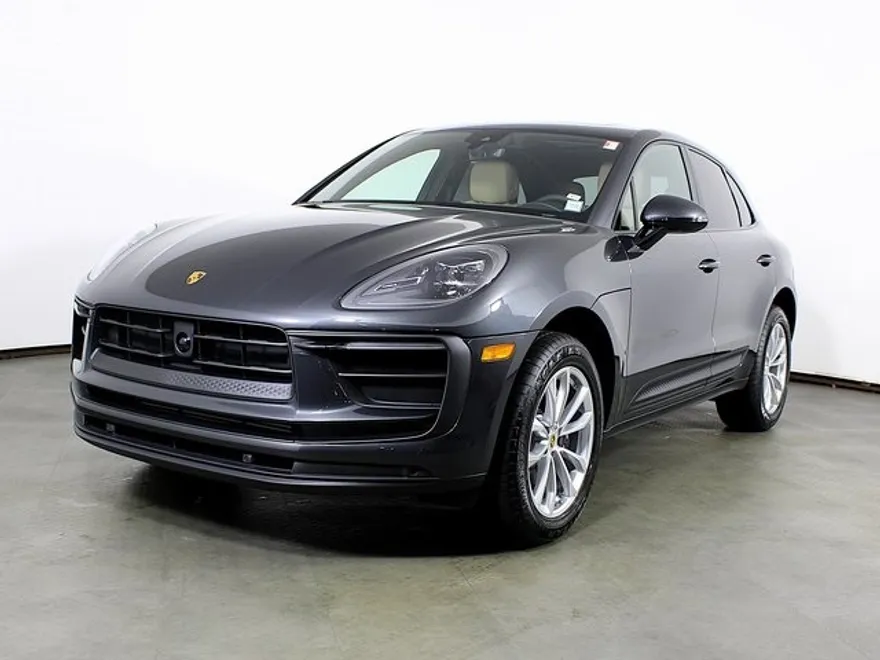2025 Porsche Macan T photo 1