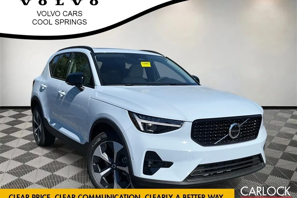 2026 Volvo XC40 Plus photo 1