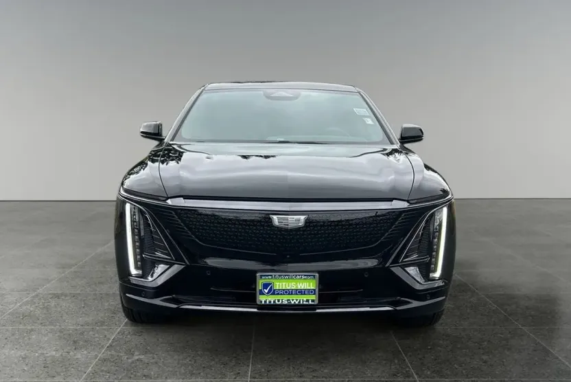 2025 Cadillac Lyriq Sport photo 1