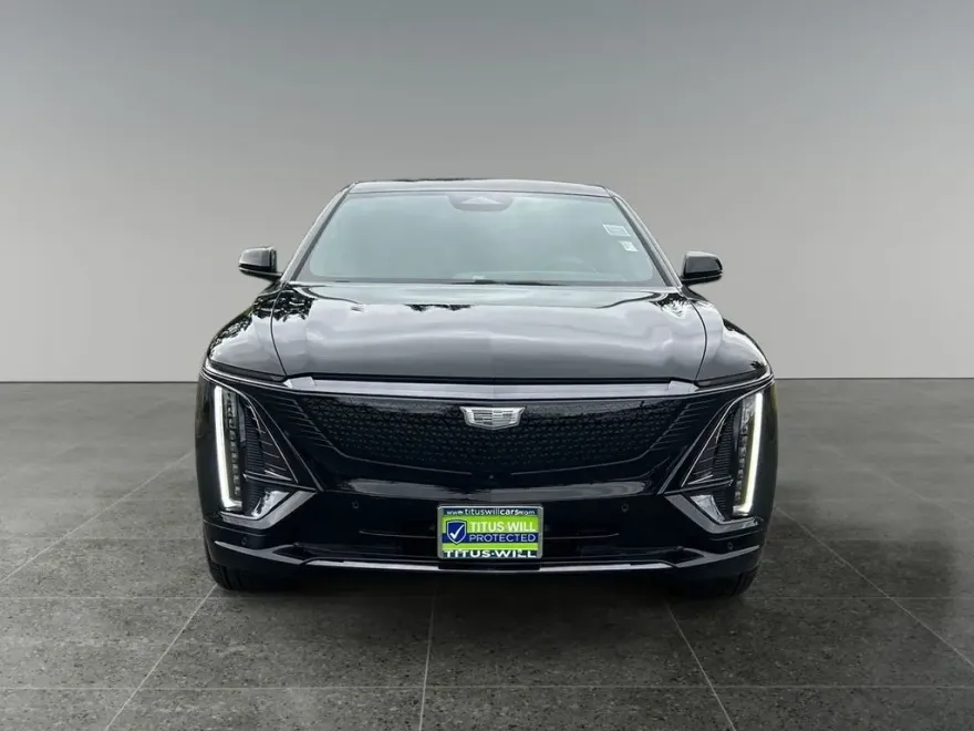 2025 Cadillac Lyriq Sport photo 1
