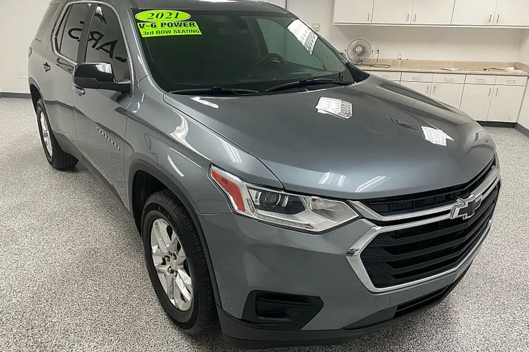 2021 Chevrolet Traverse 1LS photo 1