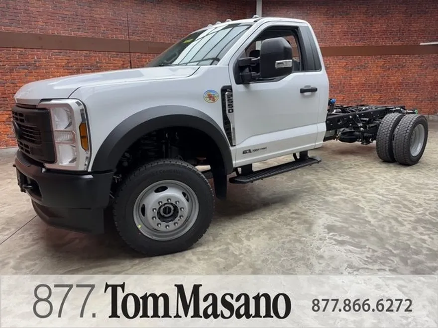 2025 Ford F-550 photo 1