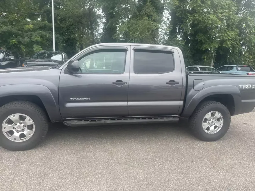 2015 Toyota Tacoma Base V6 Double Cab photo 1