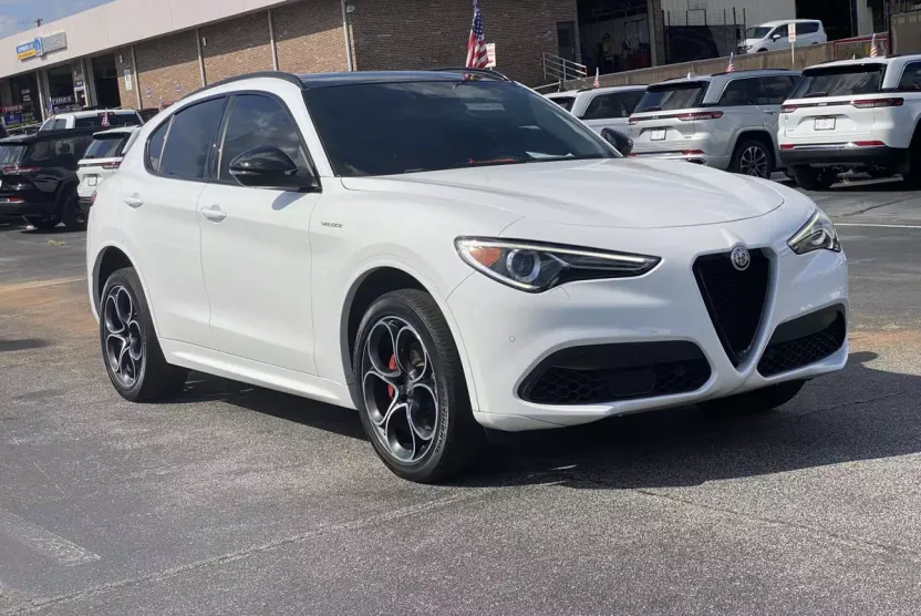 2022 Alfa Romeo Stelvio Ti Sport photo 1