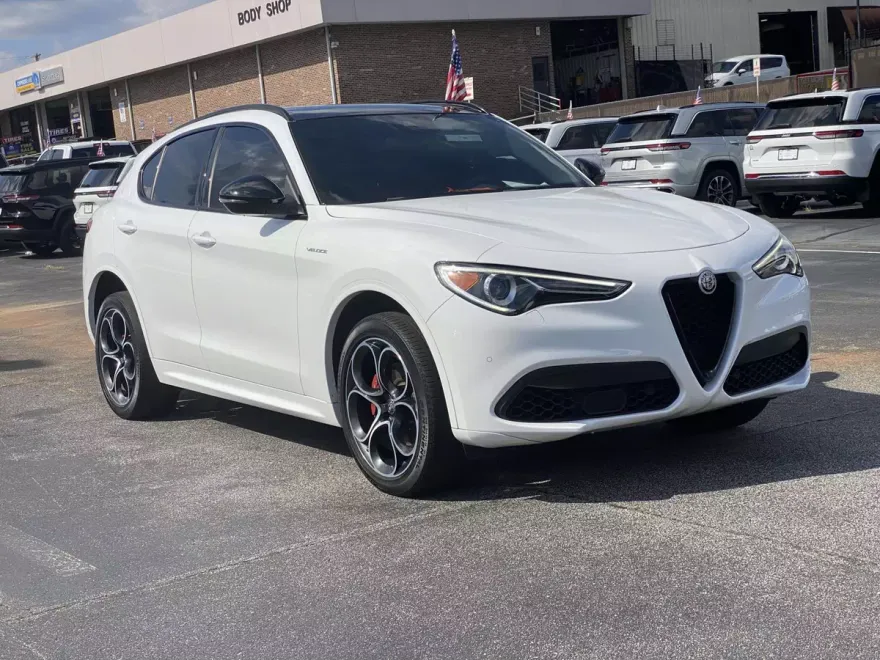 2022 Alfa Romeo Stelvio Ti Sport photo 1