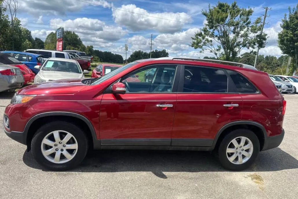 2011 Kia Sorento LX photo 1