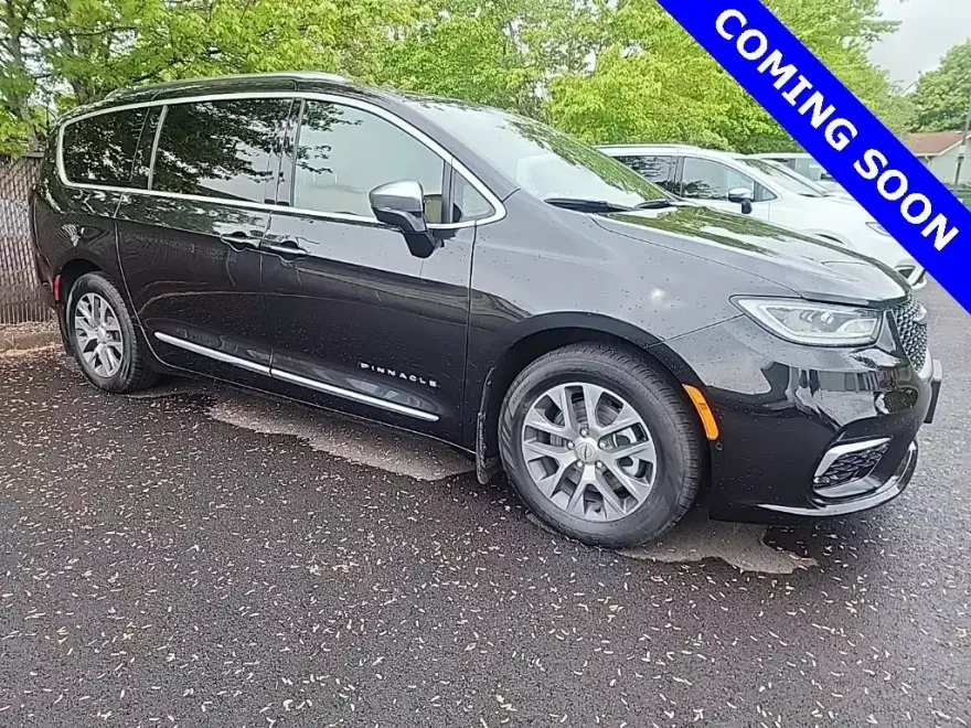 2023 Chrysler Pacifica Hybrid Pinnacle photo 1