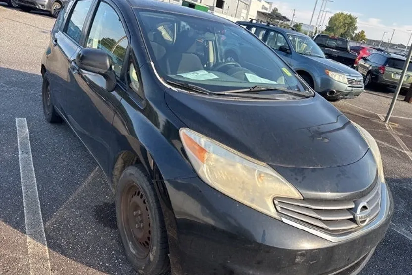 2014 Nissan Versa Note S photo 1