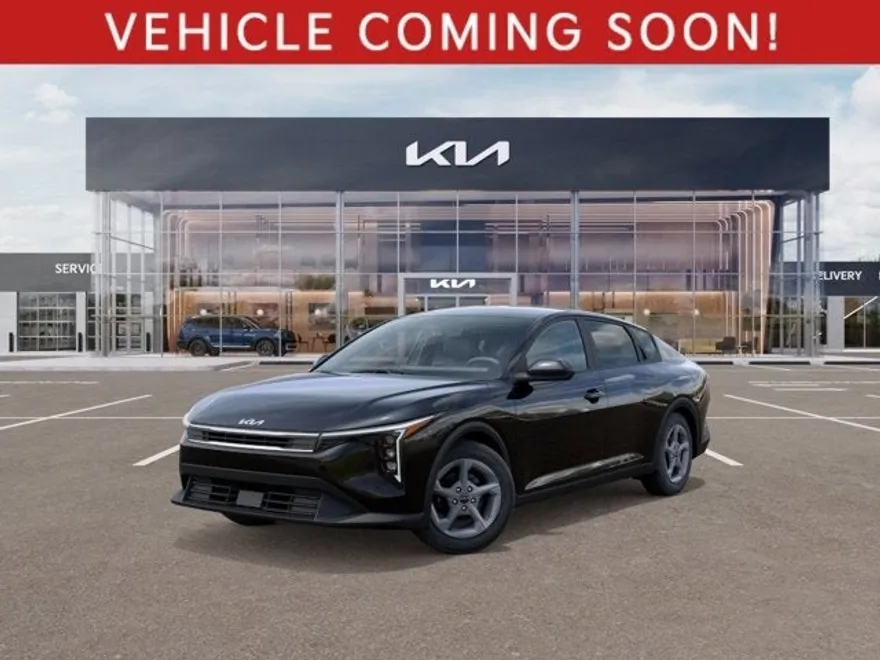 2025 Kia K4 LXS photo 1